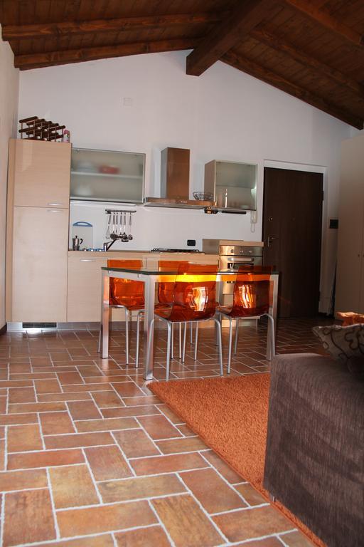 Bilocale Salice Terme Apartment Екстериор снимка